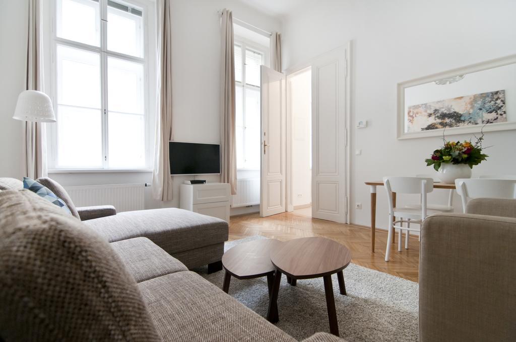 Heymi Apartments Oper Viena Quarto foto