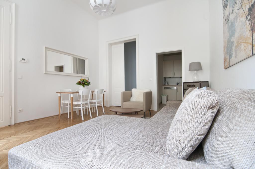 Heymi Apartments Oper Viena Quarto foto